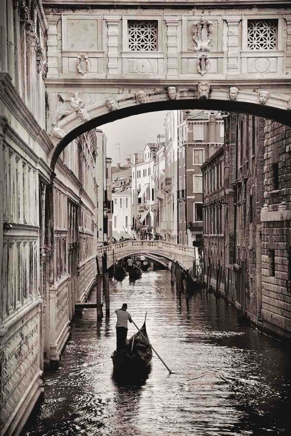 Venice-bridge-of-sighs