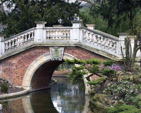 MU1717 Old Bridge in Parc Monceau, Paris