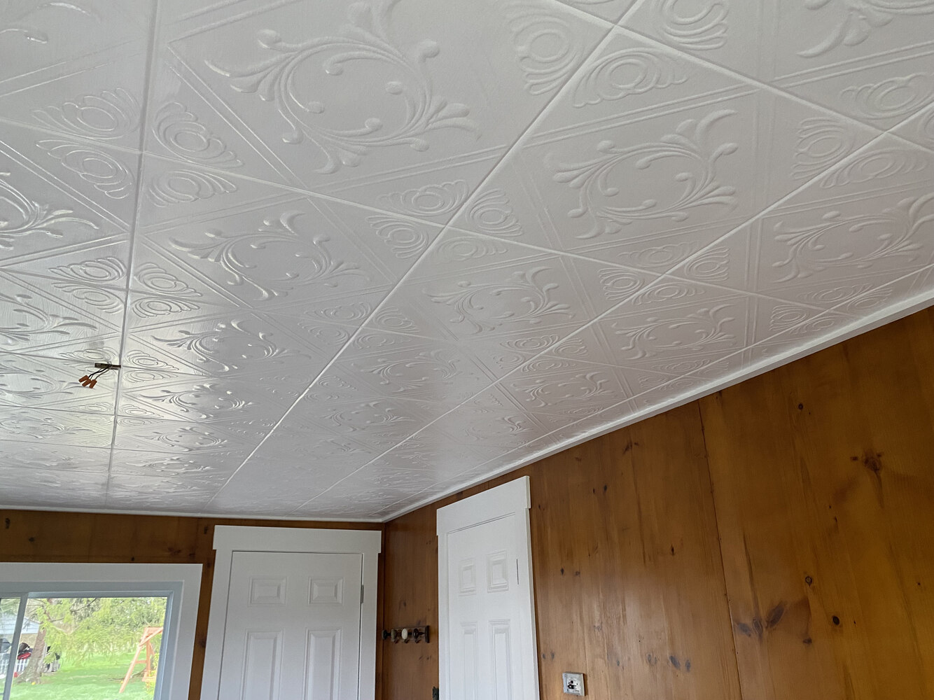 installing ceiling tiles in ohio home