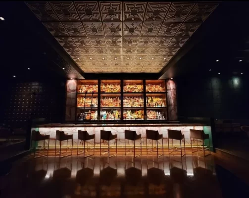 bar and club creates stunning ceiling